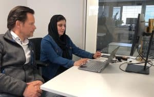 Kandidaat van Divitia Werkt aan het werk als officemanager. Werk voor asielzoekers werkt!